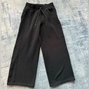 Lululemon Scuba Mid-Rise Wide Leg Pant *Short